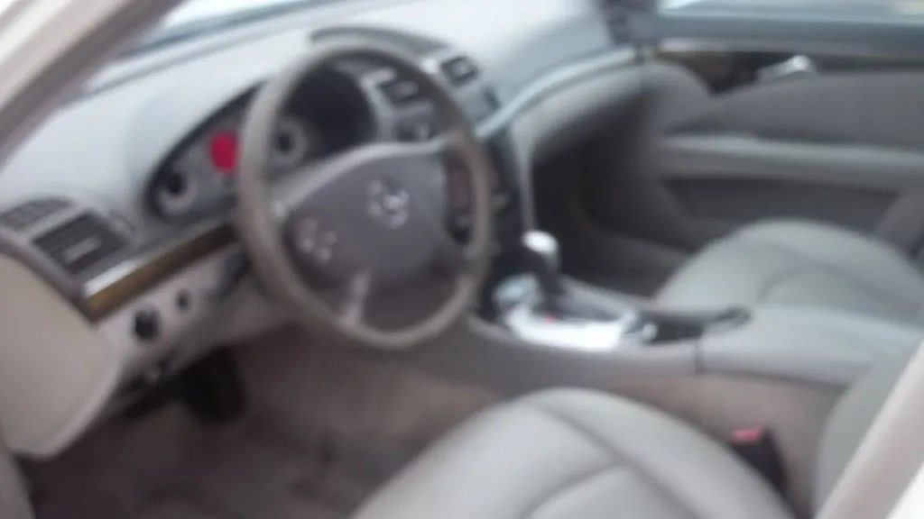 2004 Mercedes-Benz E 320 4MATIC — photo 28 of 30