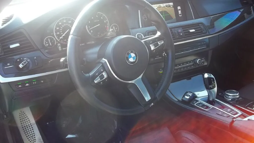 2015 BMW 535i — photo 14 of 17