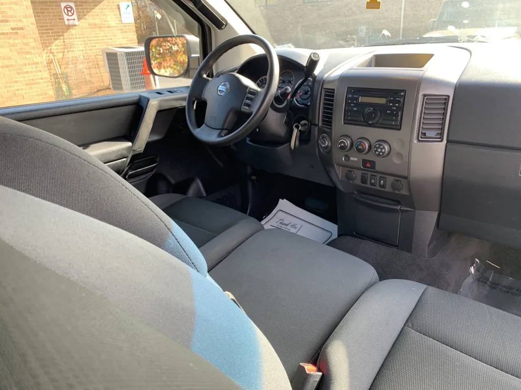2012 Nissan Titan S — photo 11 of 17