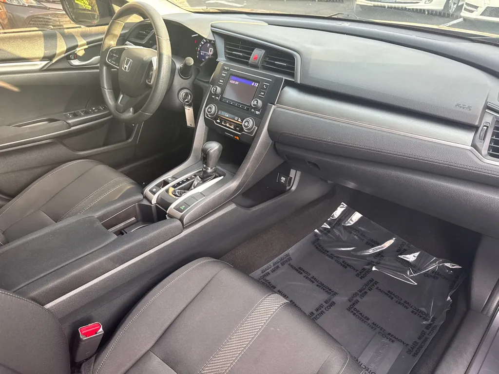 2017 Honda Civic LX — photo 9 of 22