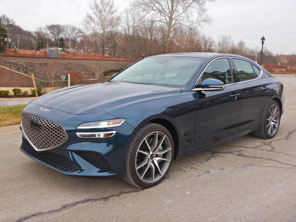 2025 Genesis G70 2.5T Standard RWD