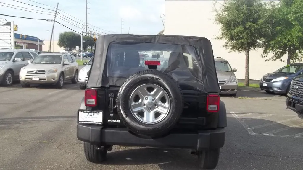 2015 Jeep Wrangler Sport — photo 16 of 24