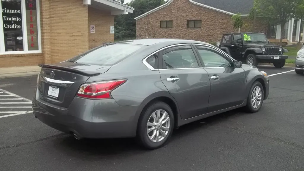 2015 Nissan Altima 2.5 — photo 7 of 16