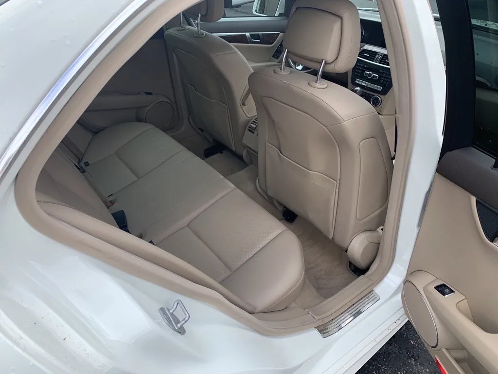 2012 Mercedes-Benz C-Class C 300 4MATIC — photo 17 of 17
