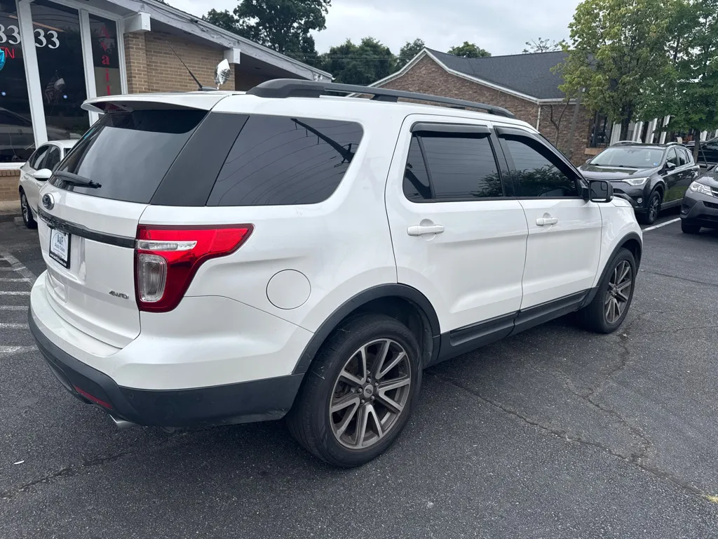 2015 Ford Explorer XLT — photo 7 of 20