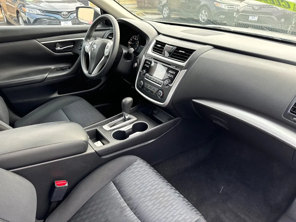 2018 Nissan Altima S — photo 9 of 21
