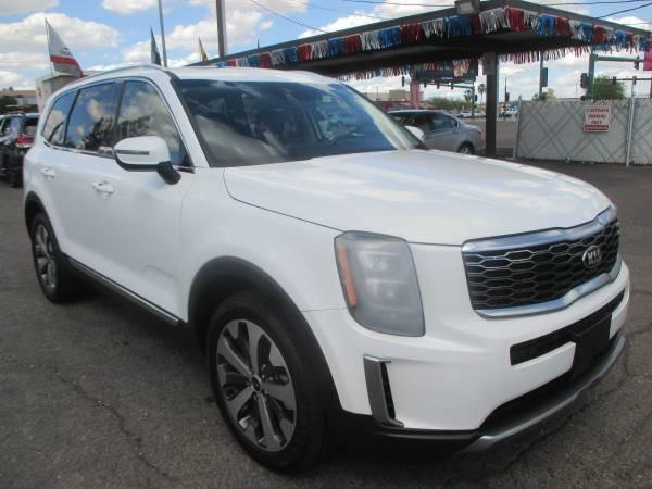 White 2021 Kia Telluride EX FWD SUV / Crossover Front-Wheel Drive 8-Speed Automatic