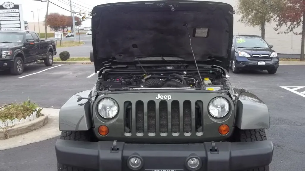 2007 Jeep Wrangler Sahara — photo 13 of 15