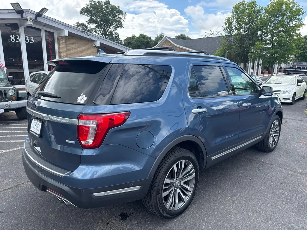 2019 Ford Explorer Platinum — photo 7 of 24