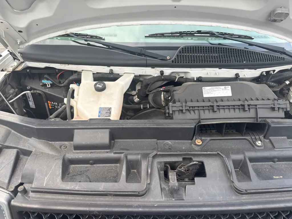 2018 Chevrolet Express 2500 — photo 19 of 22