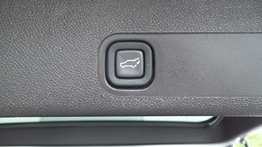 2011 Chevrolet Suburban 1500 Ltz — foto 17 de 24