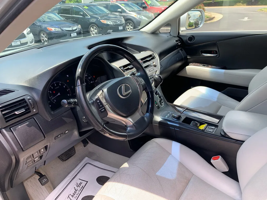 2015 Lexus RX 350 Base — photo 17 of 24