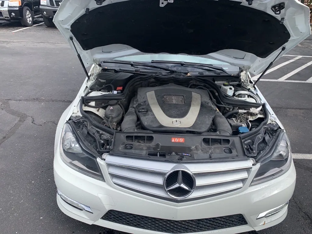 2012 Mercedes-Benz C-Class C 300 4MATIC — photo 9 of 17