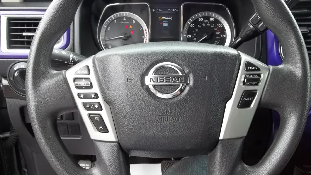 2017 Nissan Titan Platinum Reserve — foto 15 de 19