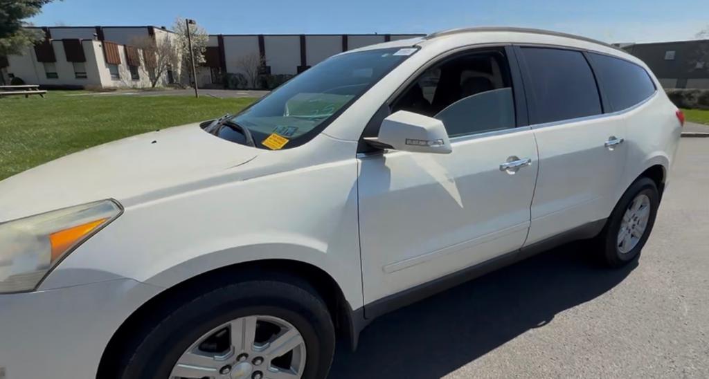 White 2012 Chevrolet Traverse 1LT AWD SUV / Crossover All-Wheel Drive 6-Speed Automatic