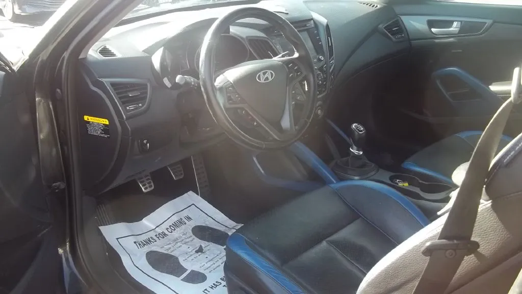 2013 Hyundai Veloster Turbo — photo 12 of 19