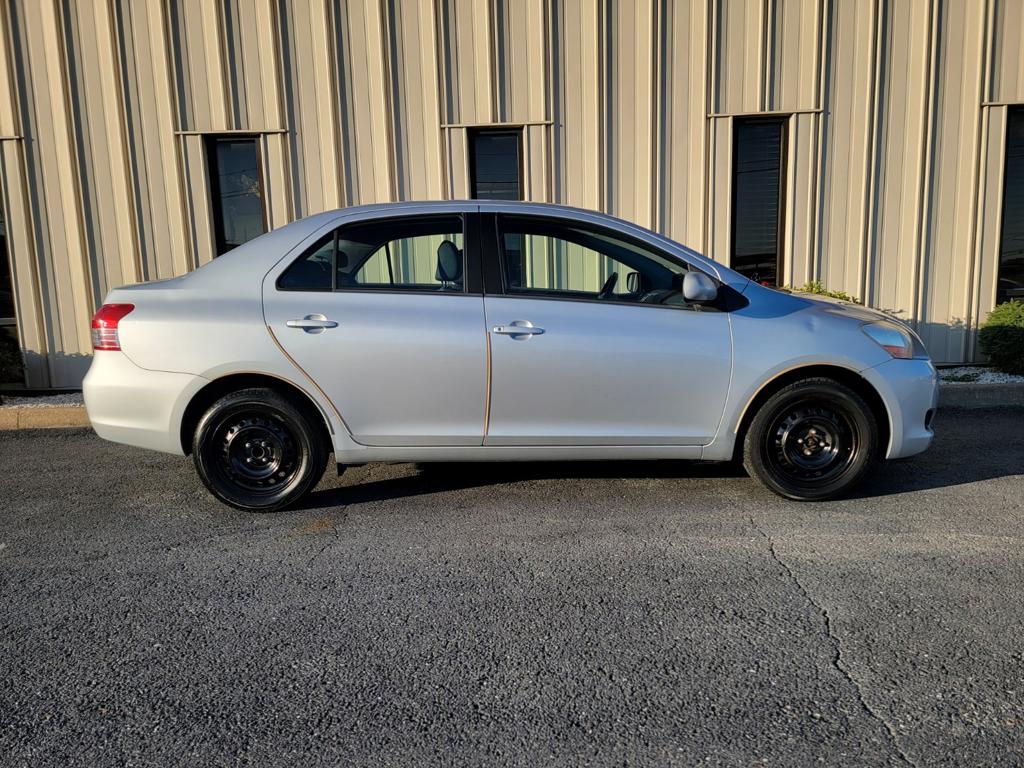 Silver 2009 Toyota Yaris Automatic