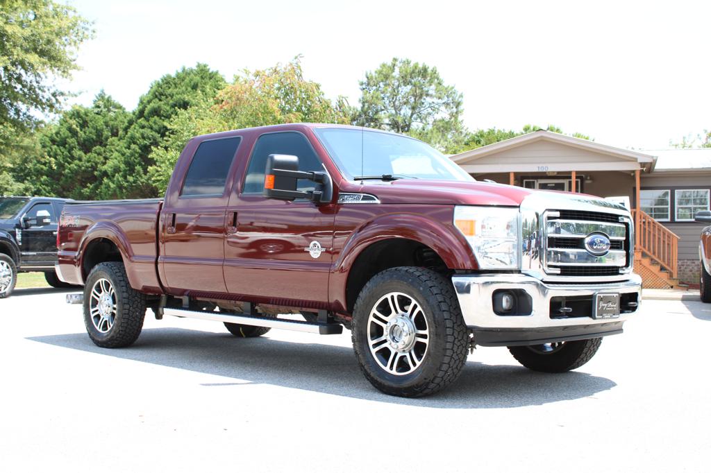 View vehicle photo 3