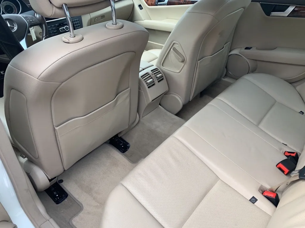 2012 Mercedes-Benz C-Class C 300 4MATIC — photo 11 of 17