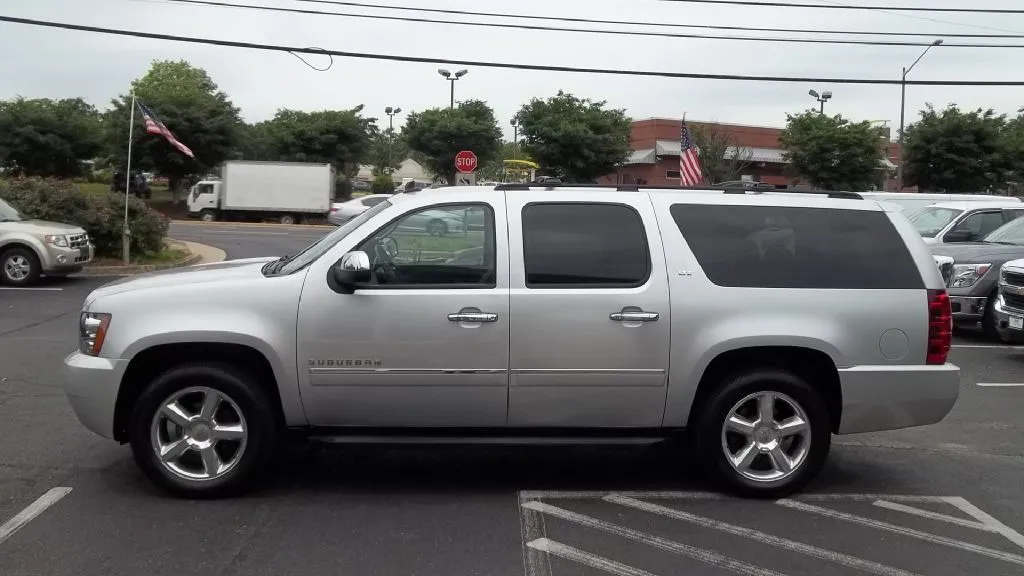 2011 Chevrolet Suburban 1500 Ltz — foto 5 de 24