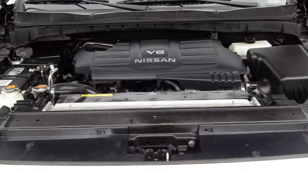 2017 Nissan Titan Platinum Reserve — foto 18 de 19