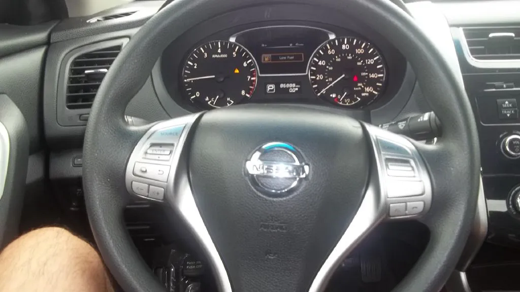 2015 Nissan Altima 2.5 — photo 13 of 16