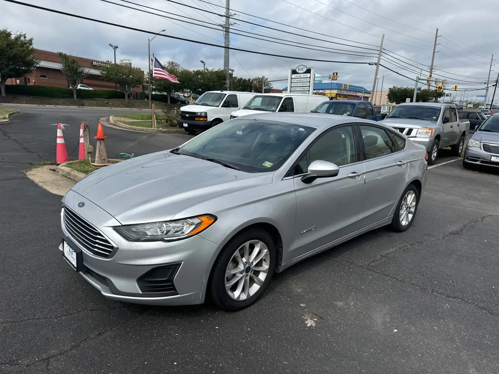 2019 Ford Fusion SE — photo 3 of 23