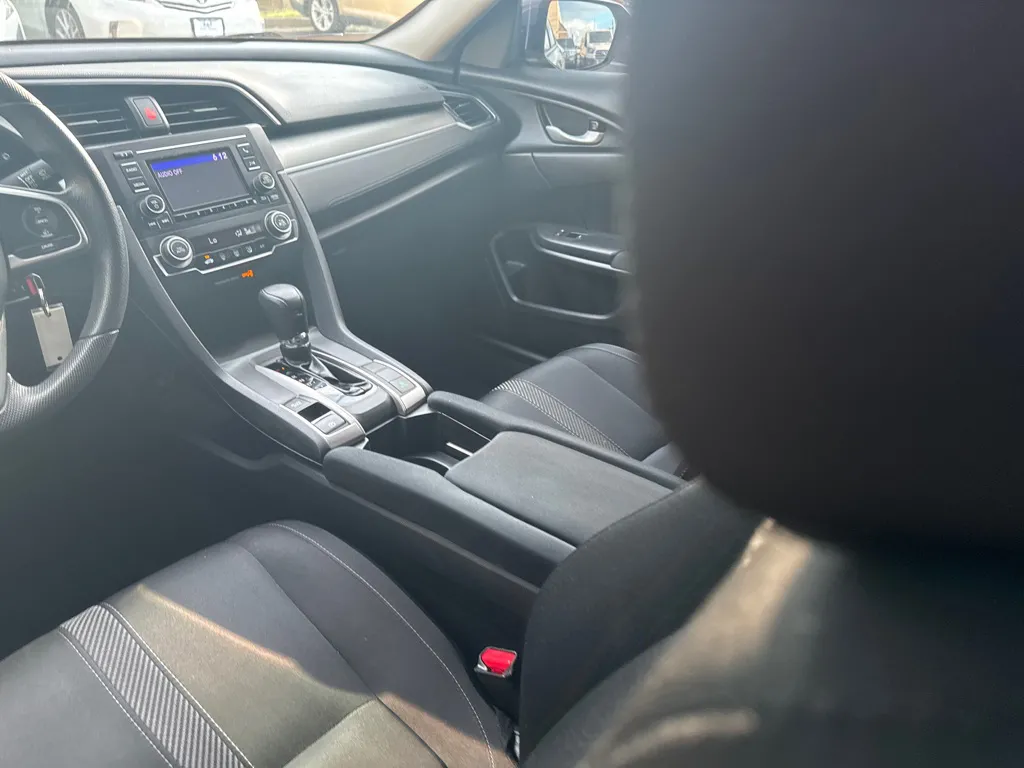 2017 Honda Civic LX — photo 13 of 22