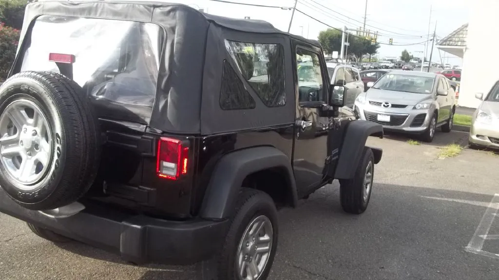 2015 Jeep Wrangler Sport — photo 19 of 24