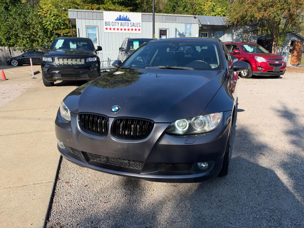Silver 2007 BMW 3 Series Coupe Rear-Wheel Drive 6-Speed Manual