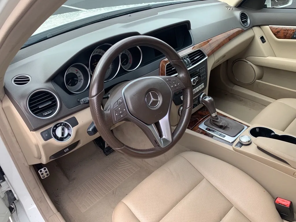 2012 Mercedes-Benz C-Class C 300 4MATIC — photo 12 of 17