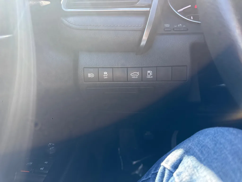 2019 Toyota Camry L — foto 18 de 22