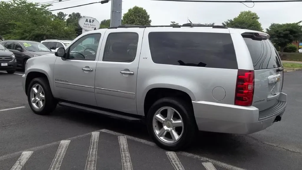 2011 Chevrolet Suburban 1500 Ltz — foto 6 de 24