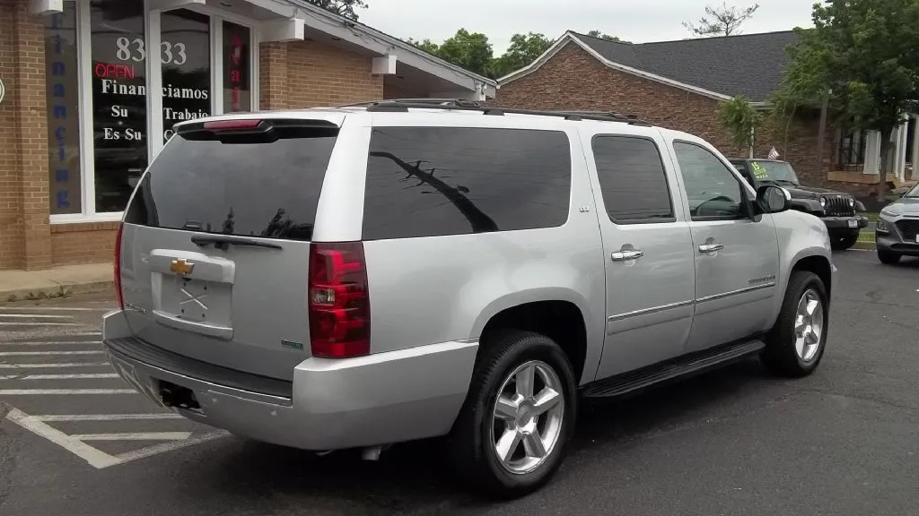 2011 Chevrolet Suburban 1500 Ltz — foto 11 de 24