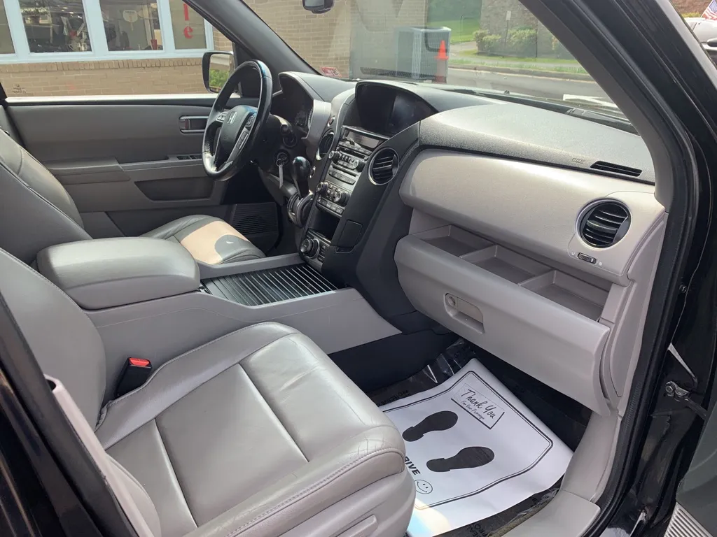 2014 Honda Pilot Touring — photo 11 of 25