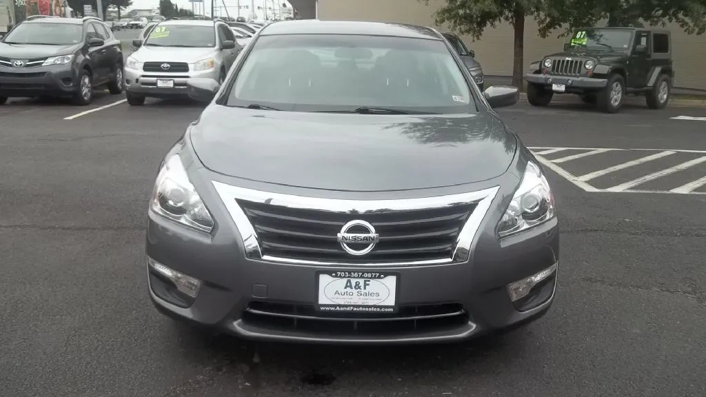 2015 Nissan Altima 2.5 — photo 2 of 16