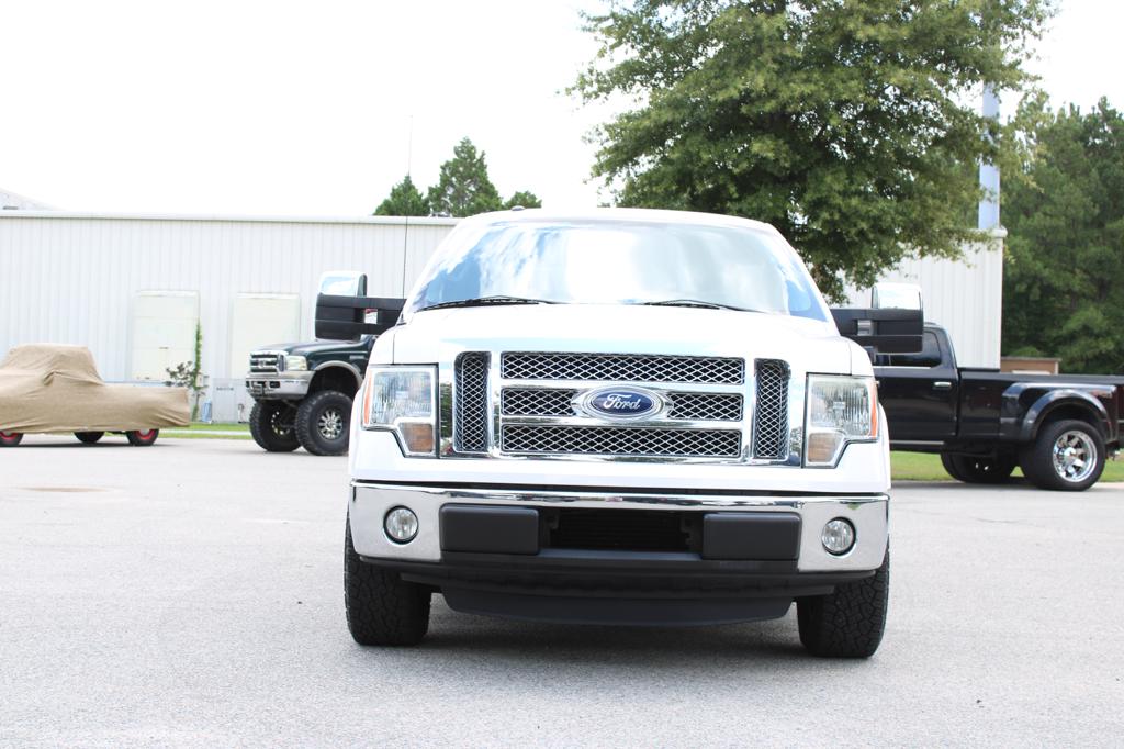 View vehicle photo 3