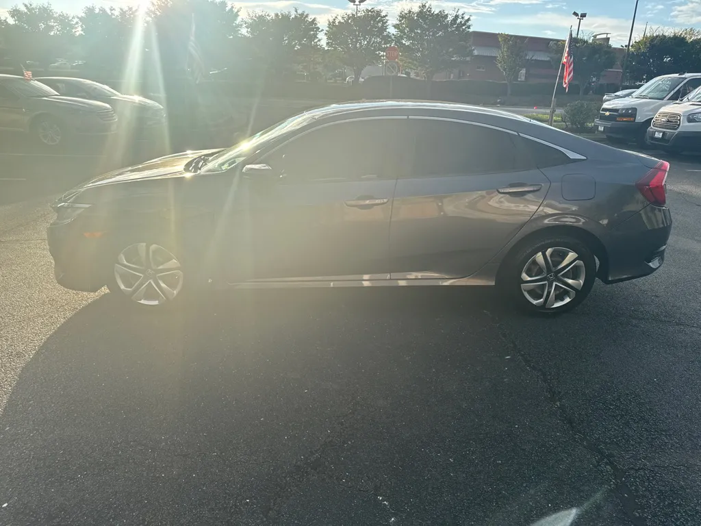 2017 Honda Civic LX — photo 4 of 22