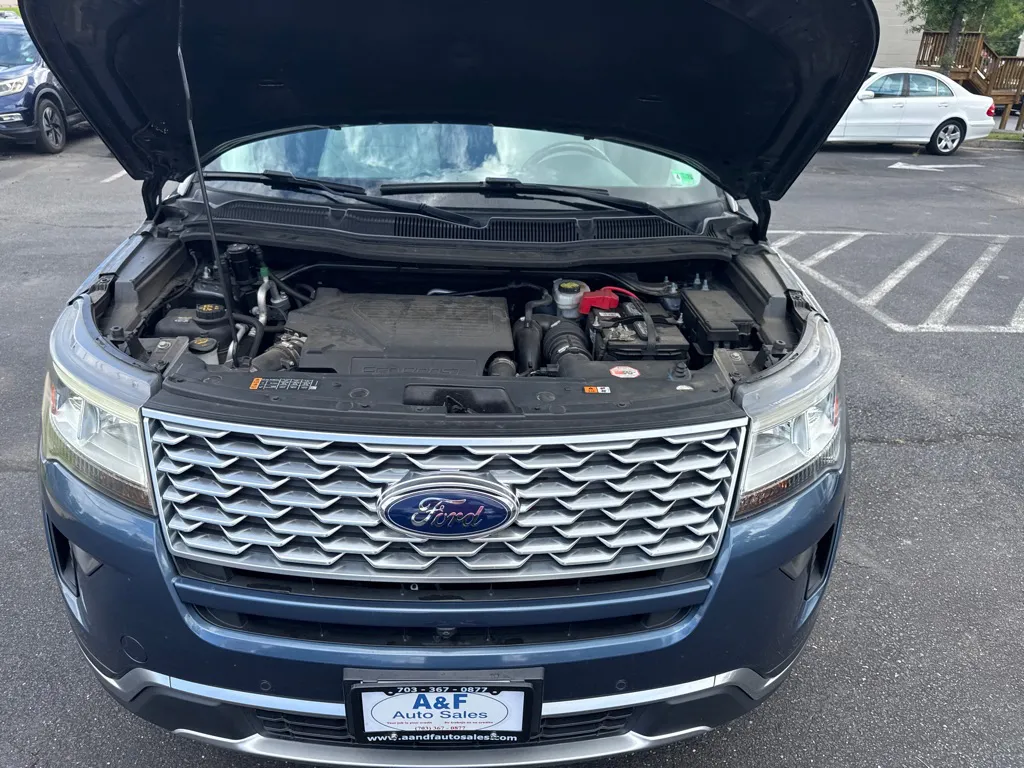 2019 Ford Explorer Platinum — photo 22 of 24