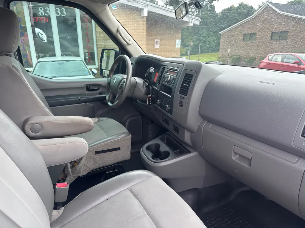 2016 Nissan NV 1500 — photo 9 of 16