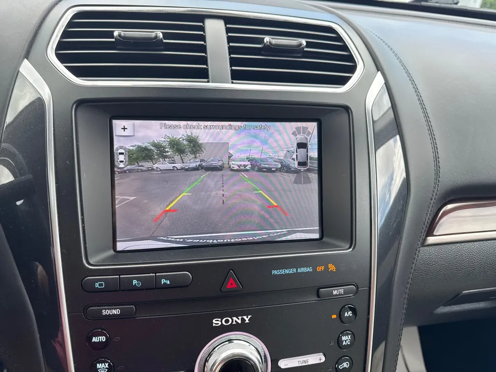 2019 Ford Explorer Platinum — photo 20 of 24