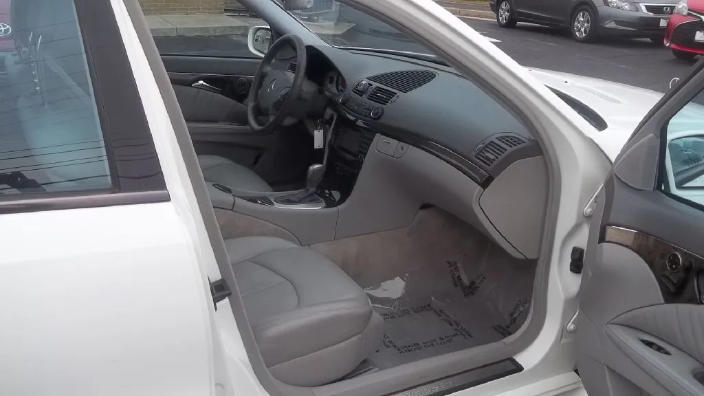 2004 Mercedes-Benz E 320 4MATIC — photo 22 of 30