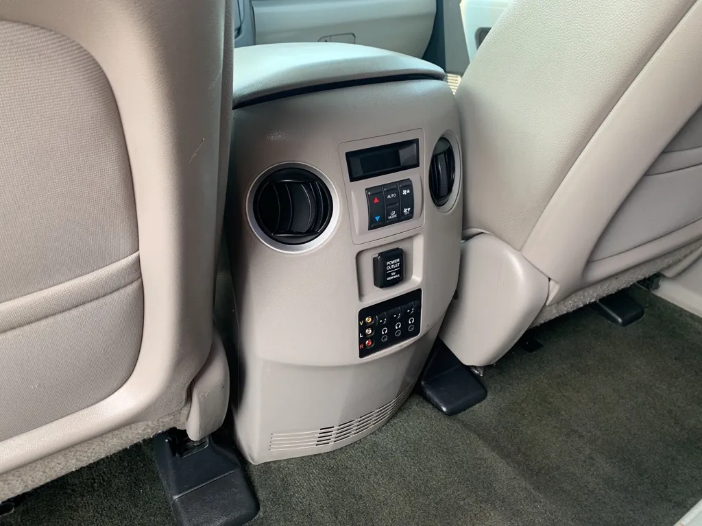 2014 Honda Pilot Touring — photo 16 of 25