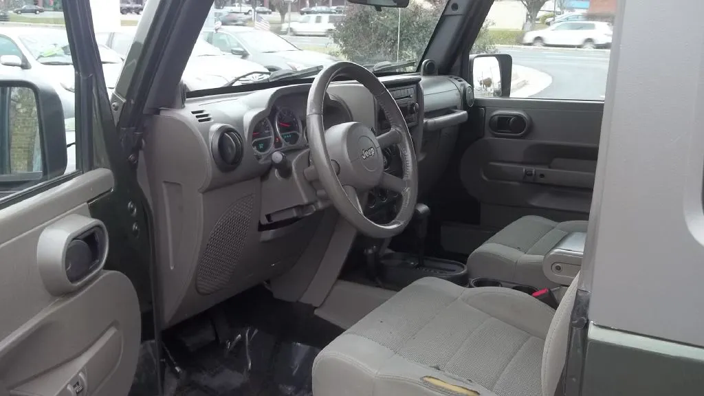 2007 Jeep Wrangler Sahara — photo 8 of 15