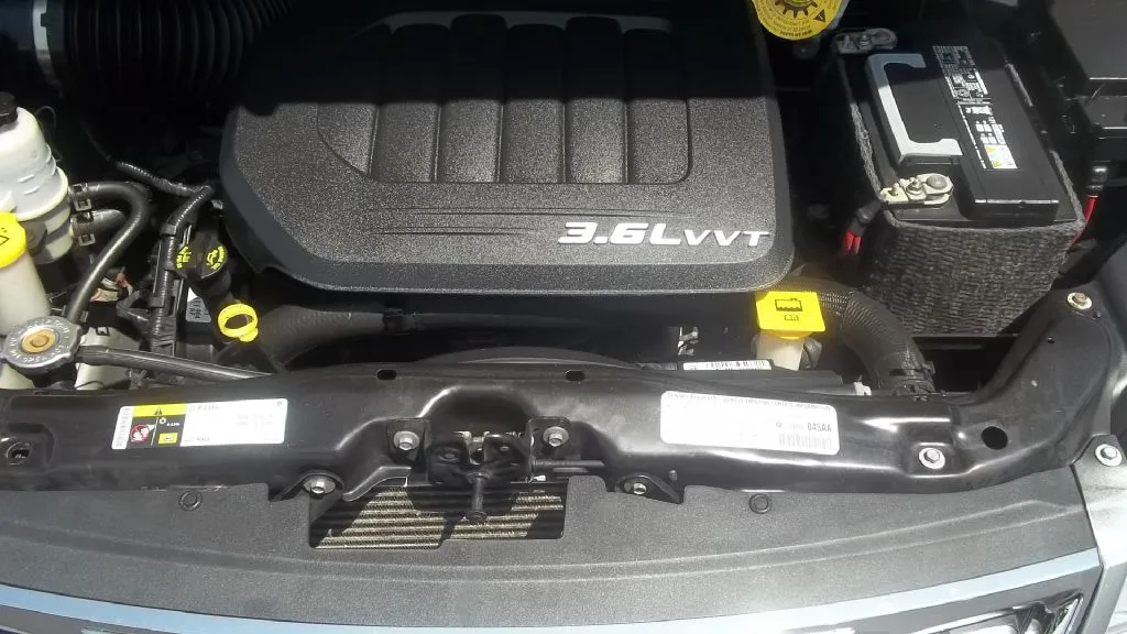 2013 Chrysler Town & Country Touring — photo 16 of 17