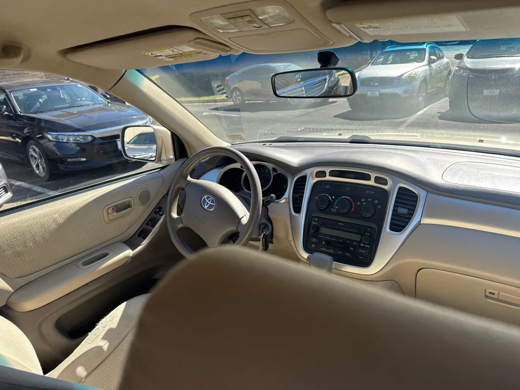 2004 Toyota Highlander — foto 10 de 19