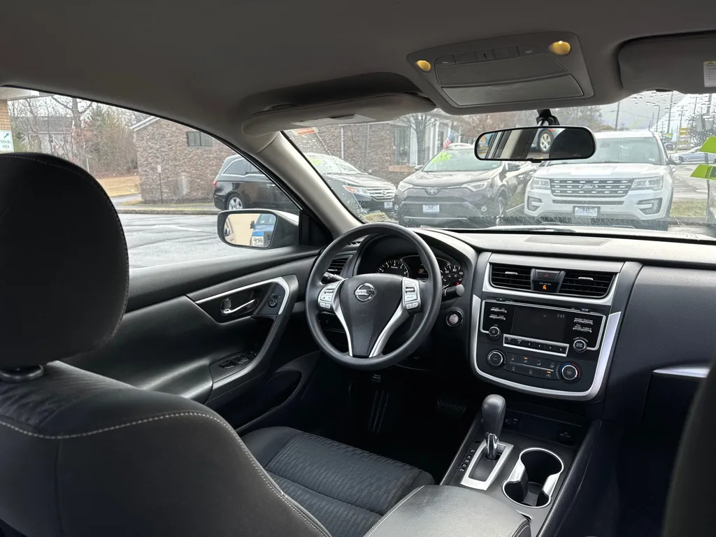 2018 Nissan Altima S — photo 12 of 21