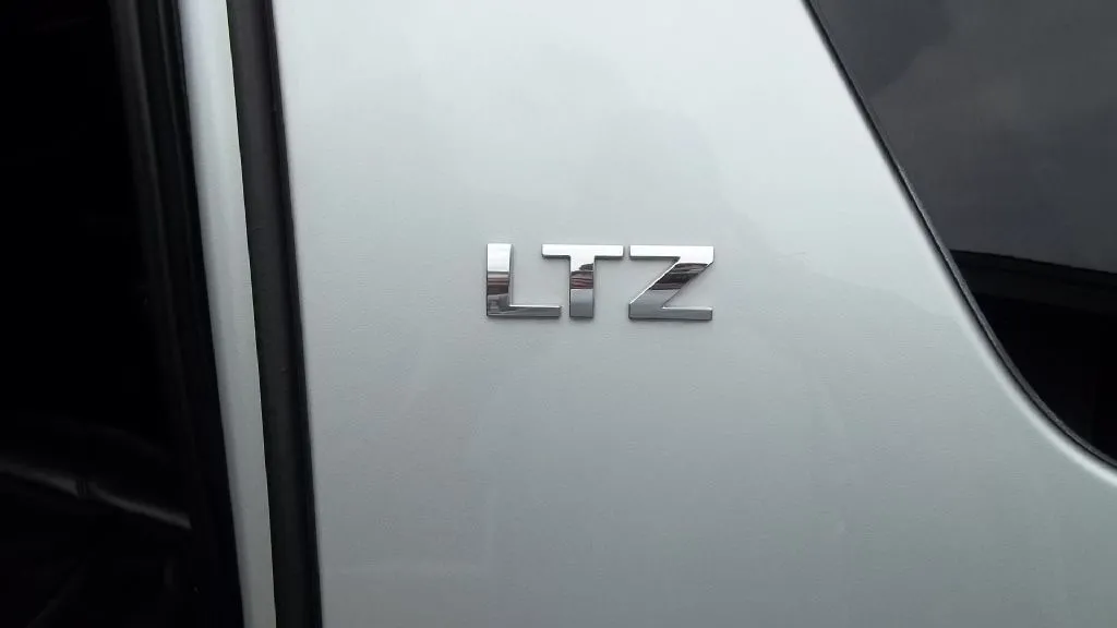 2011 Chevrolet Suburban 1500 Ltz — foto 18 de 24