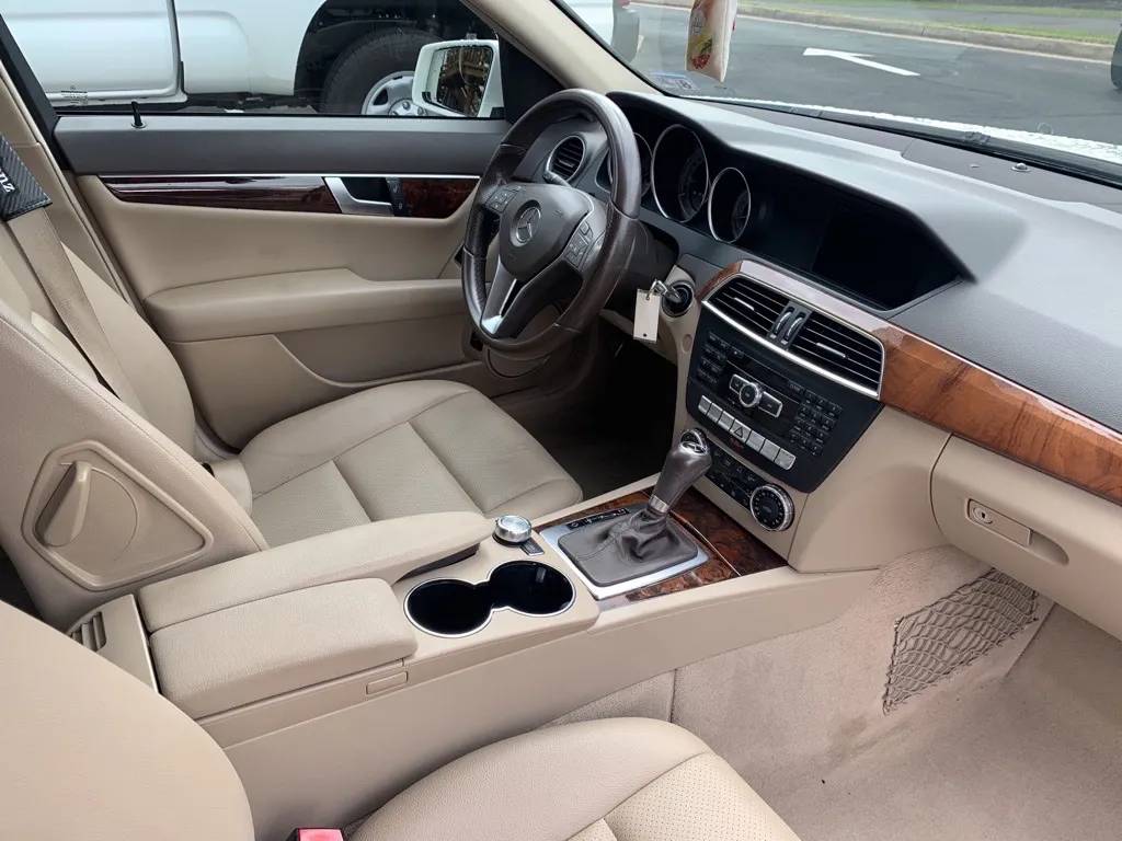 2012 Mercedes-Benz C-Class C 300 4MATIC — photo 13 of 17