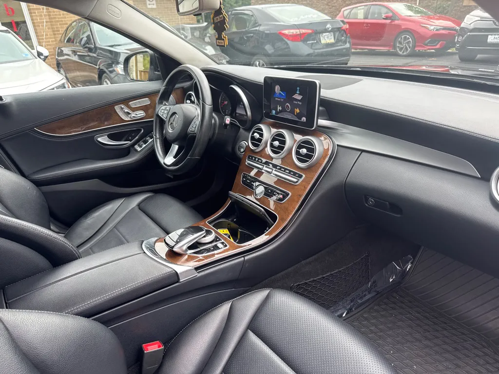 2015 Mercedes-Benz C-Class C 300 4MATIC — photo 9 of 24